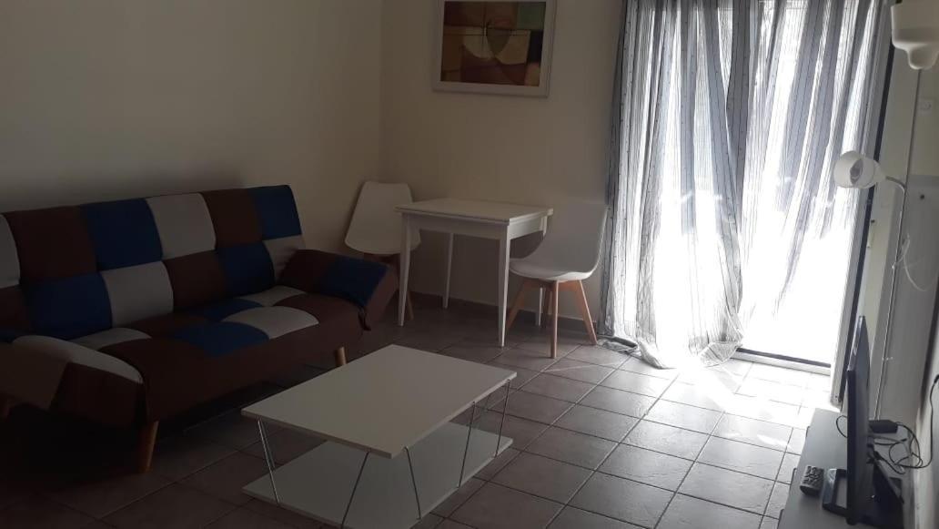 Central Apartments Eretria Luaran gambar