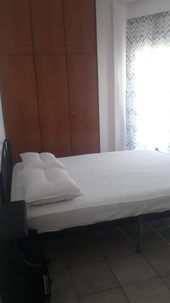 Central Apartments Eretria Luaran gambar
