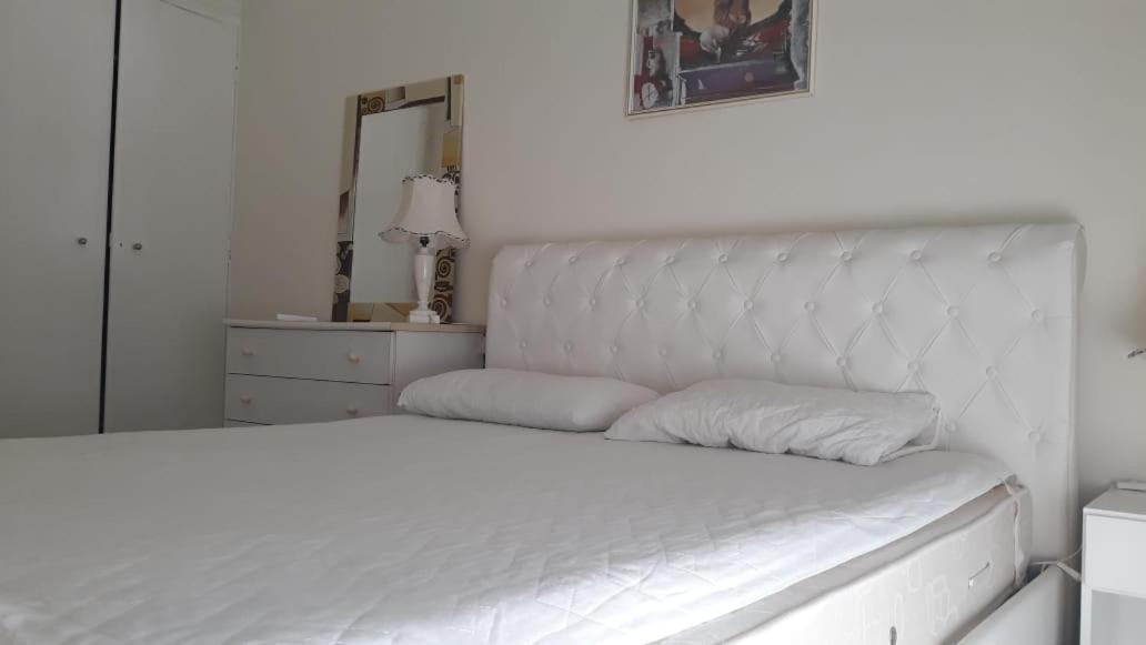 Central Apartments Eretria Luaran gambar