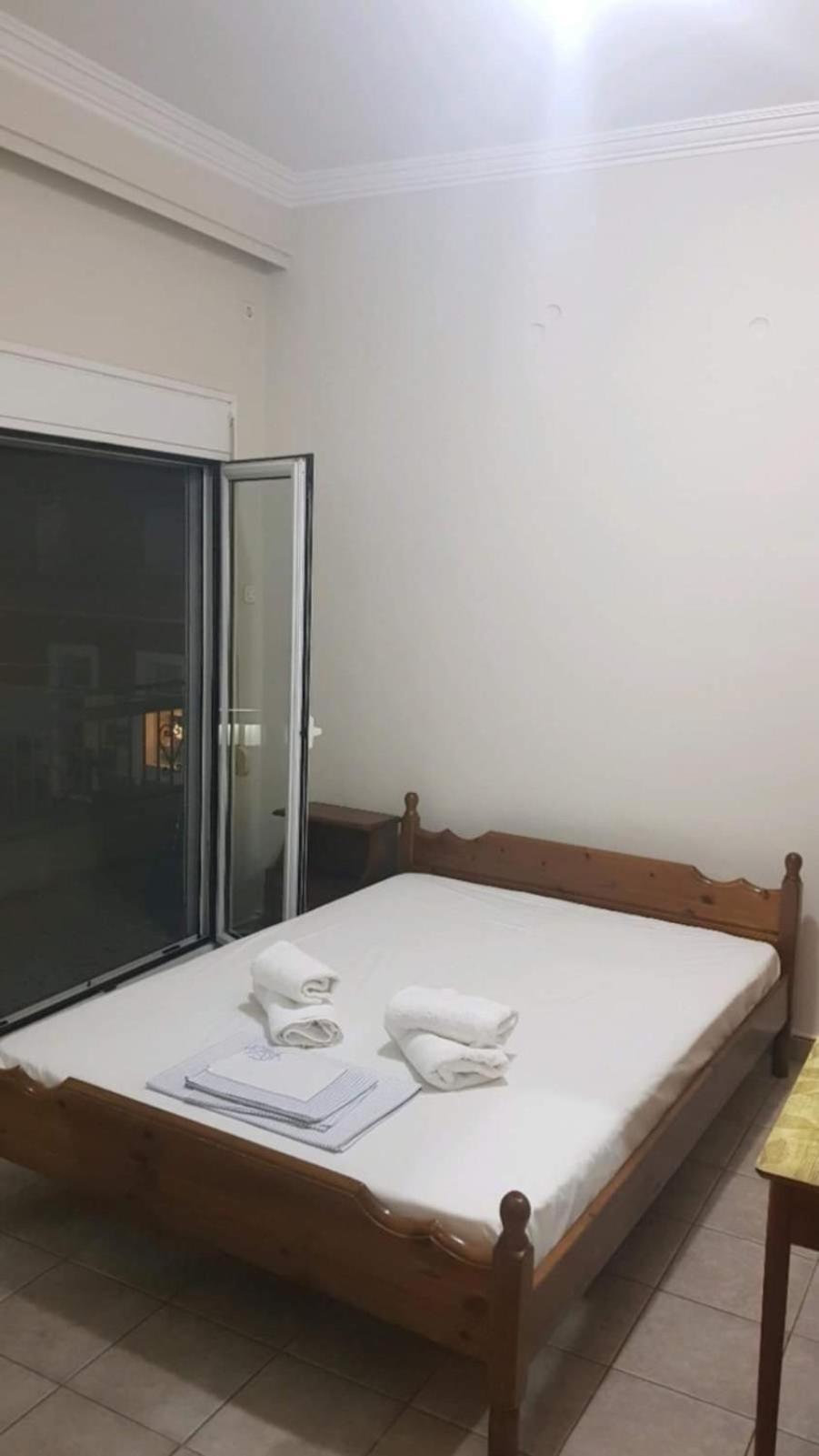 Central Apartments Eretria Luaran gambar