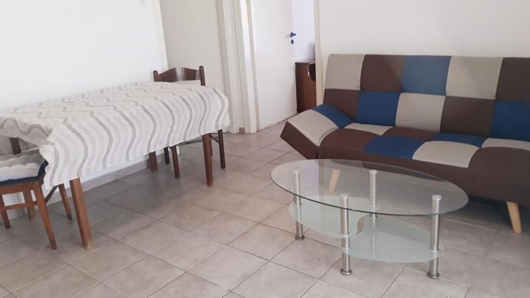 Central Apartments Eretria Luaran gambar